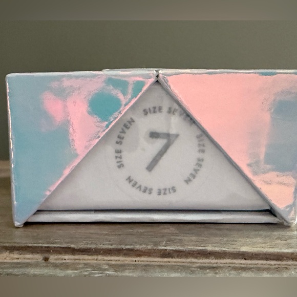 Bomb Party Mental Health Ring “Everyday Is A New Beginning” Size 7. Brand New! - Picture 8 of 8